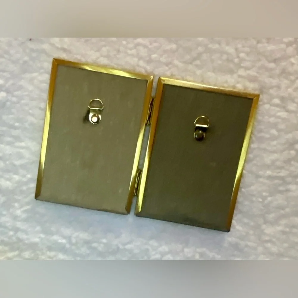 Vintage Brown Solid Brass Lacquered Dual Hinged Picture Frame 3.5 x 5 NWOT